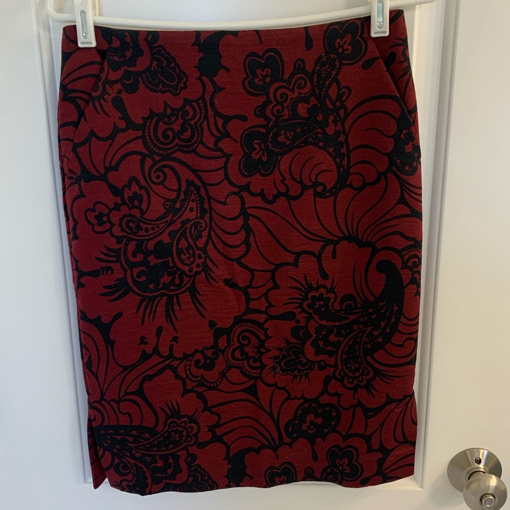 Pencil skirt with pockets!